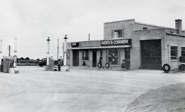 Reed&#8217;s Corner Station: A Landmark at the Junction of Highways 24 &amp; 63 in Moberly, Missouri