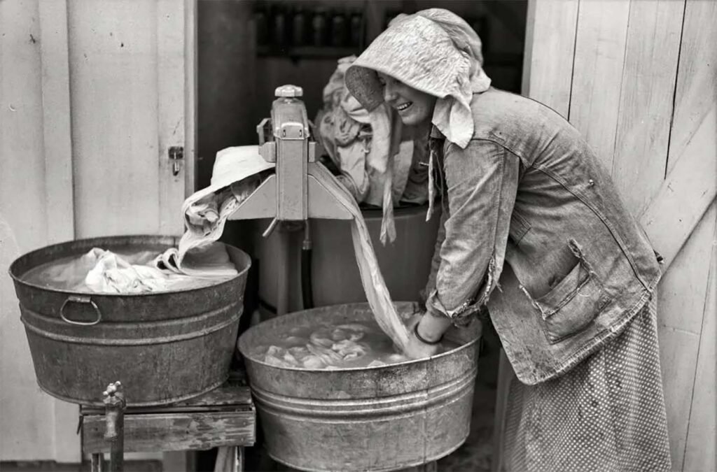 The Brutal Truth About Laundry in the Early 1900s