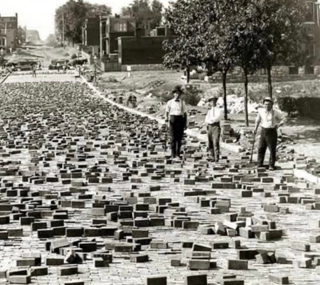 When Missouri Streets Were Laid by Hand in 1906