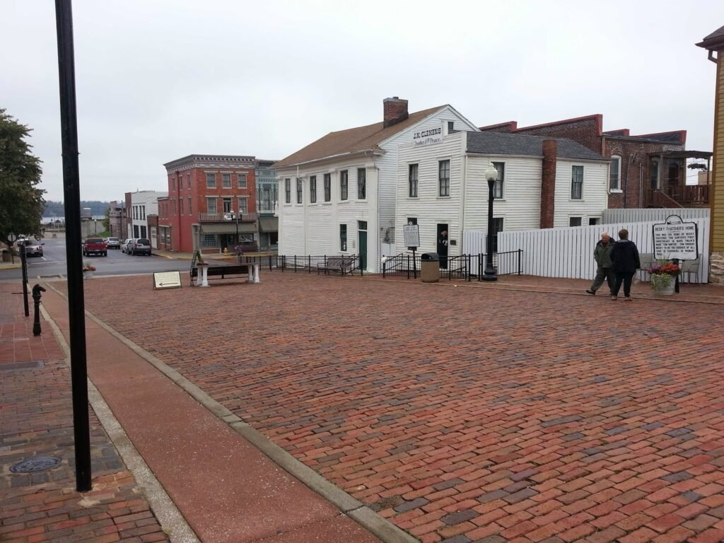 When Missouri Streets Were Laid by Hand in 1906